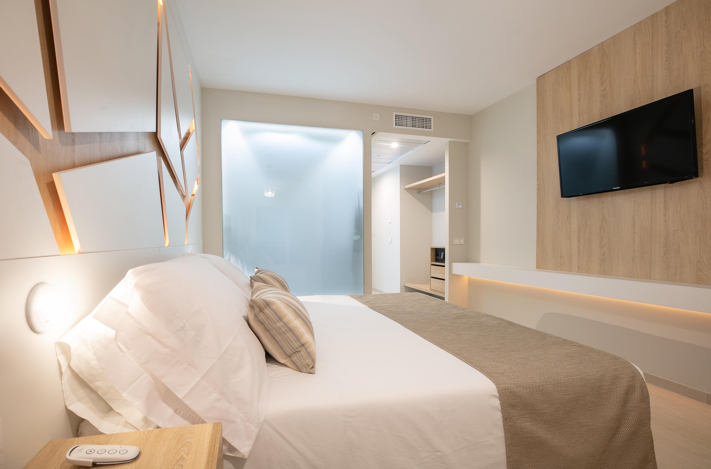 The Ibiza Twiins - 4* Sup Hotell Platja d'en Bossa Eksteriør bilde